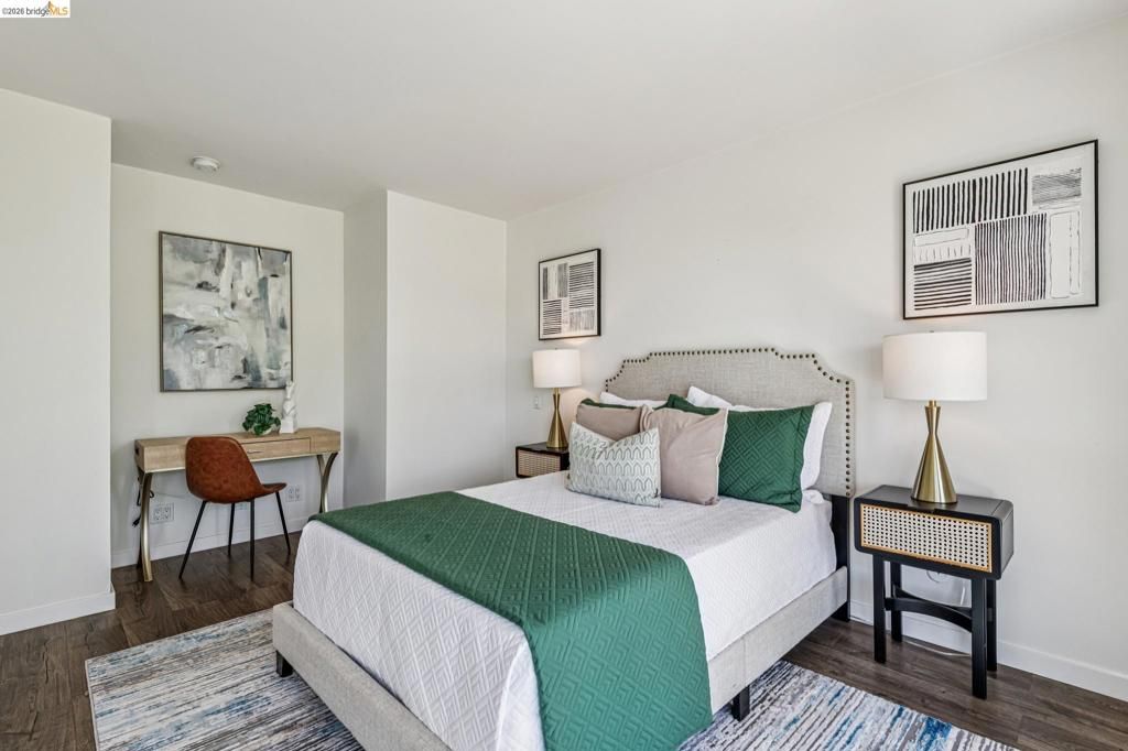 Image 16 of property listing at 811 York St 315, Oakland, CA 94610