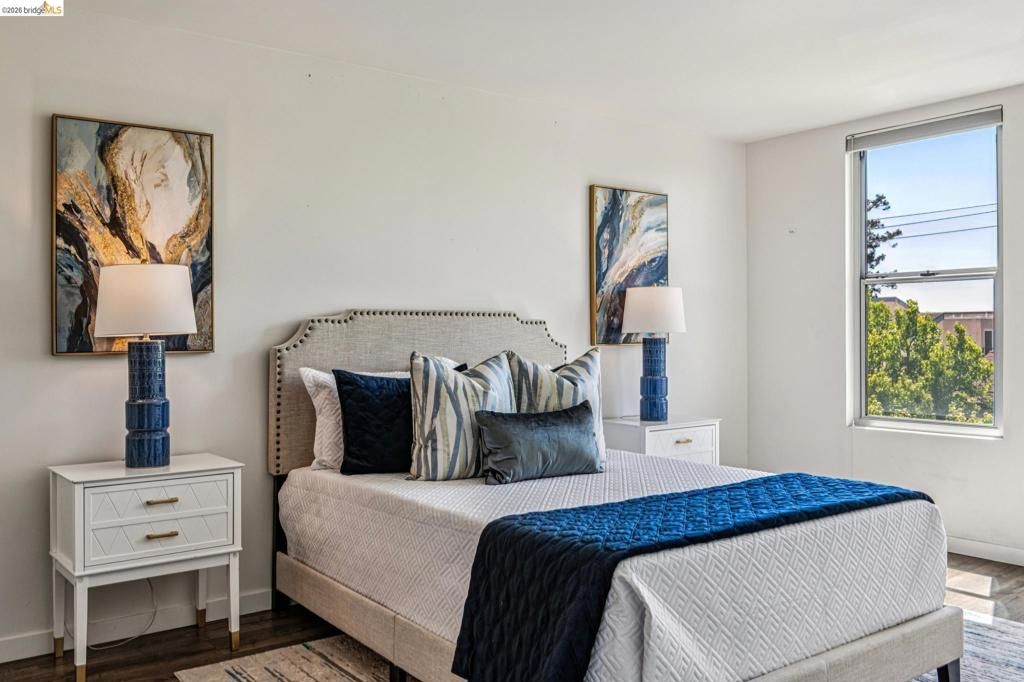 Image 18 of property listing at 811 York St 315, Oakland, CA 94610