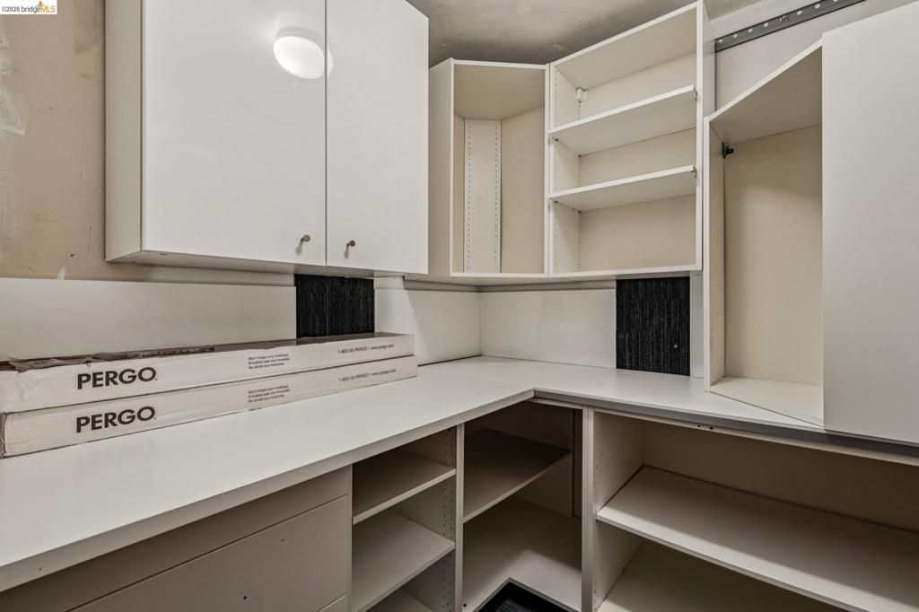 Image 28 of property listing at 811 York St 315, Oakland, CA 94610