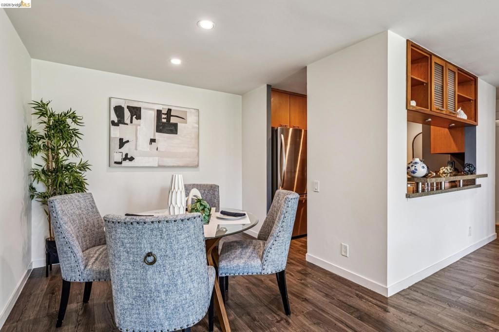 Image 9 of property listing at 811 York St 315, Oakland, CA 94610