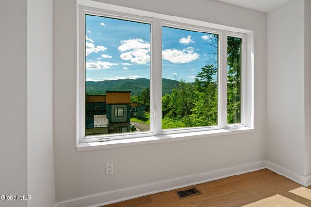 11 Footpath Way, Lake George, NY 12845