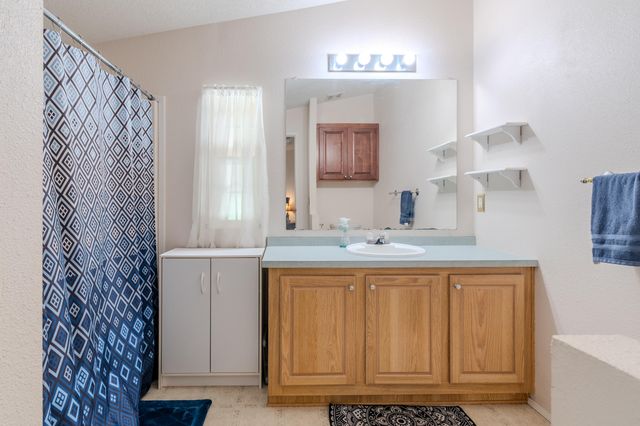 2552 Thorn Oak Drive SPC 9, Medford, OR 97501