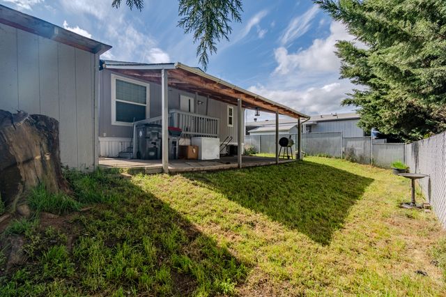 2552 Thorn Oak Drive SPC 9, Medford, OR 97501