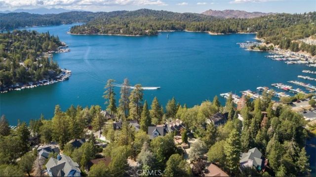 514 Emerald Drive, Lake Arrowhead, CA 92352