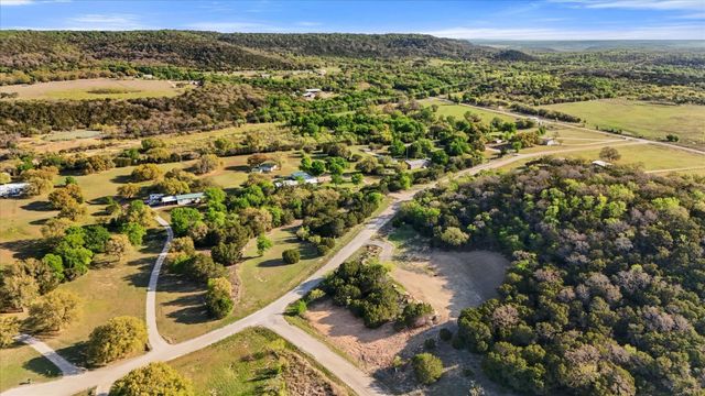 215 Shady Oaks Drive, Mineral Wells, TX 76067