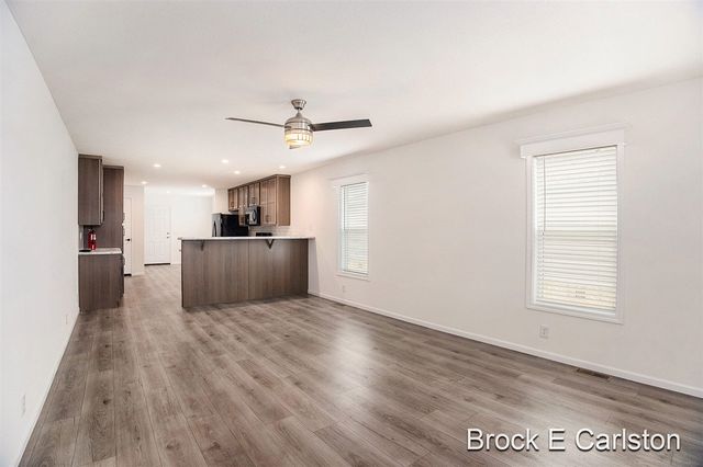 1283 E Ellis Road 19, Norton Shores, MI 49441