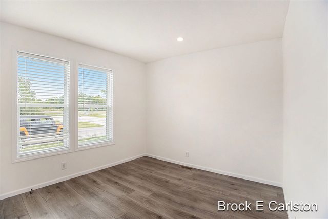 1283 E Ellis Road 19, Norton Shores, MI 49441