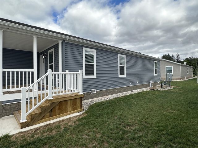 1283 E Ellis Road 19, Norton Shores, MI 49441