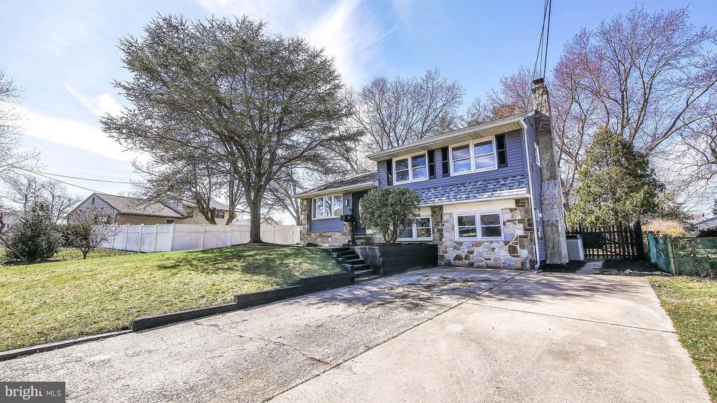 2 GREEN RIDGE RD, VOORHEES, NJ 08043 — exterior