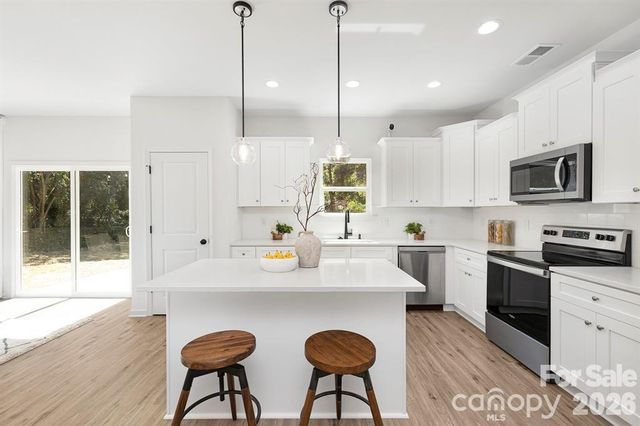 443 Dawn Circle, Charlotte, NC 28213