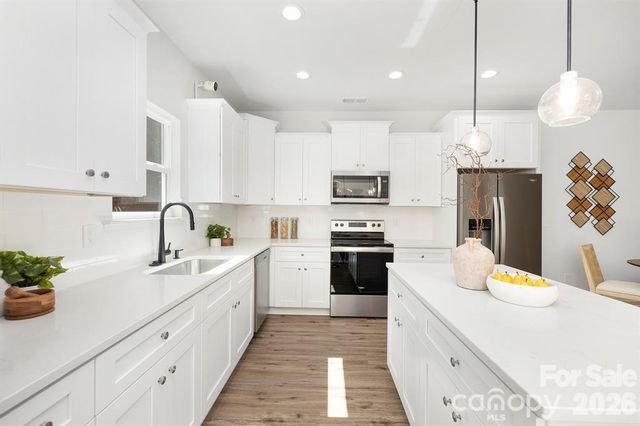 443 Dawn Circle, Charlotte, NC 28213