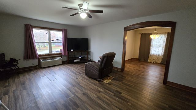 201 Walton Ave, Lafayette, TN 37083