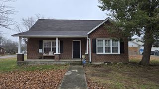 201 Walton Ave, Lafayette, TN 37083