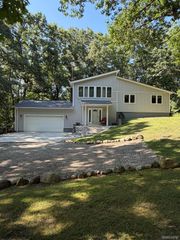 825 Rowlinson Lane, Ortonville Village, MI 48462