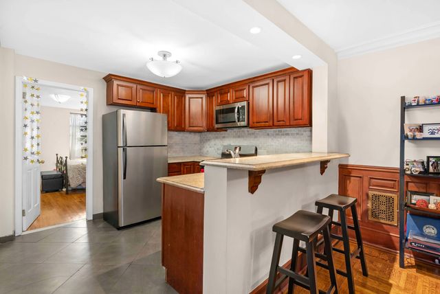 954 PARK Place, New York City, NY 11213