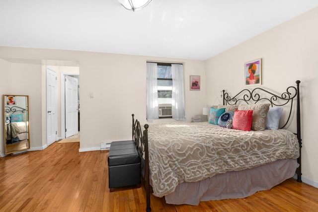 954 PARK Place, New York City, NY 11213