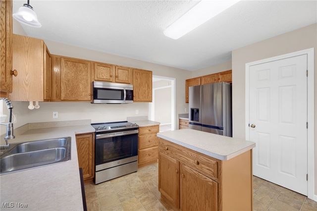 7396 Bittersweet Lane, Chippewa Lake, OH 44215