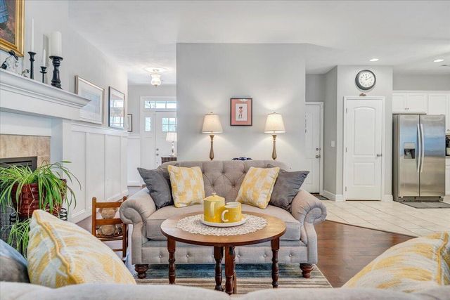 2735 Cottage Rose LN, Roanoke, VA 24012