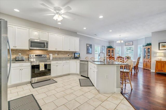 2735 Cottage Rose LN, Roanoke, VA 24012