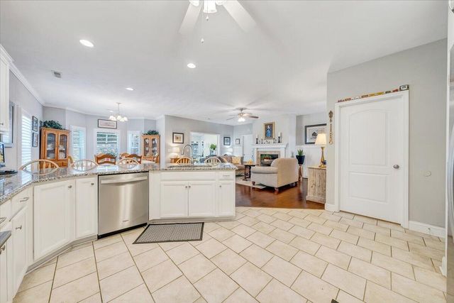2735 Cottage Rose LN, Roanoke, VA 24012