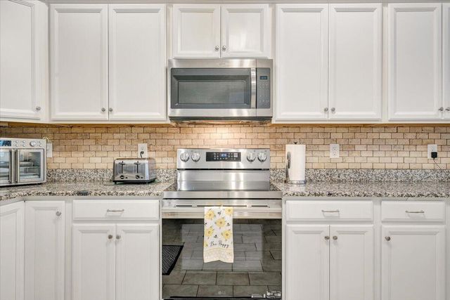 2735 Cottage Rose LN, Roanoke, VA 24012
