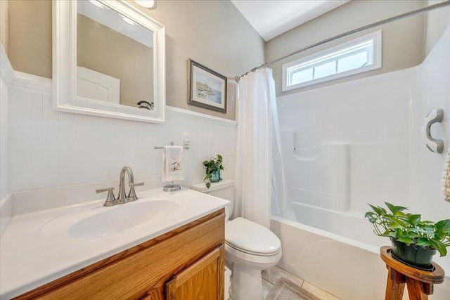 2735 Cottage Rose LN, Roanoke, VA 24012