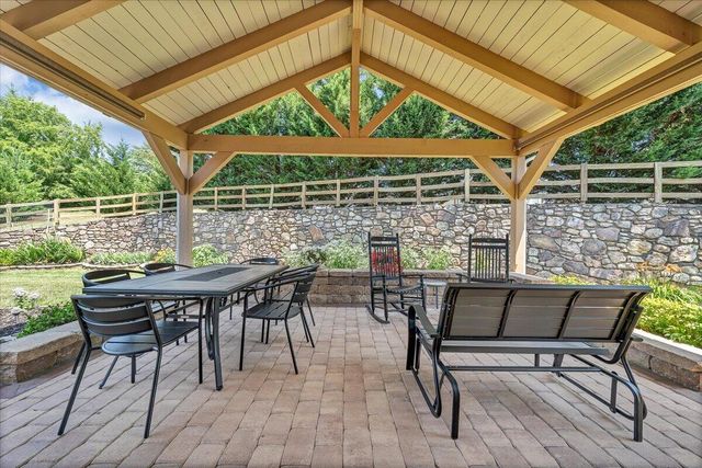 2735 Cottage Rose LN, Roanoke, VA 24012