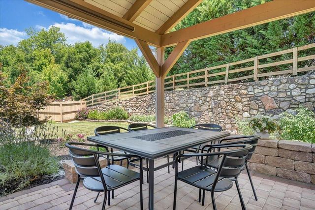 2735 Cottage Rose LN, Roanoke, VA 24012