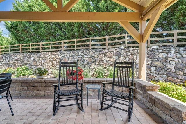 2735 Cottage Rose LN, Roanoke, VA 24012