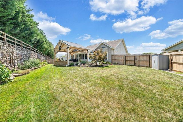 2735 Cottage Rose LN, Roanoke, VA 24012