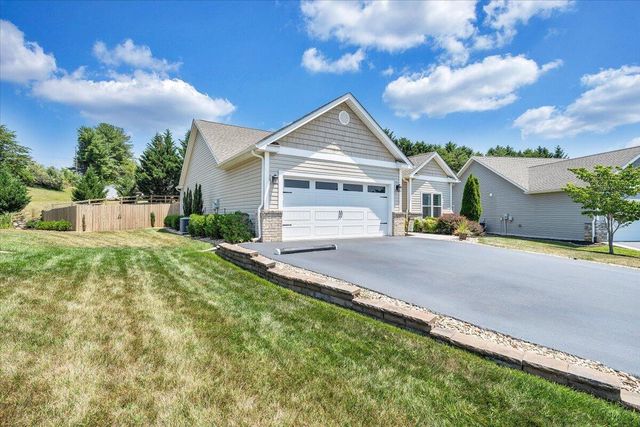 2735 Cottage Rose LN, Roanoke, VA 24012