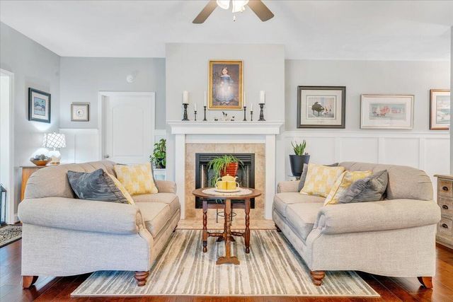 2735 Cottage Rose LN, Roanoke, VA 24012