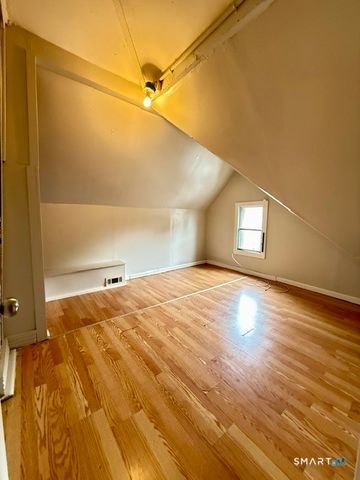 384 Gregory Street, Bridgeport, CT 06604