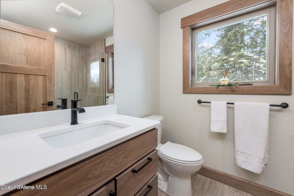 215 White Cloud Dr, Sandpoint, ID 83864 photo 26