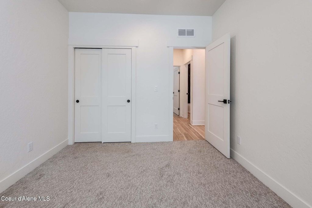 215 White Cloud Dr, Sandpoint, ID 83864 photo 31