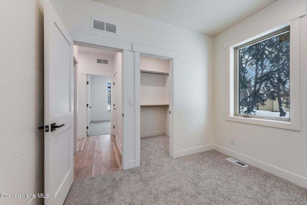 215 White Cloud Dr, Sandpoint, ID 83864 photo 32