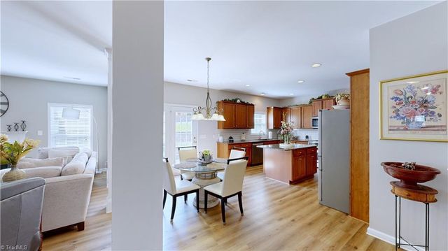 3547 Meadow Glen Court, Clemmons, NC 27012