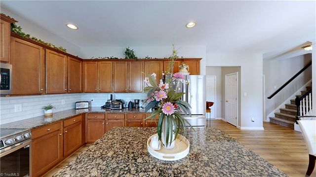 3547 Meadow Glen Court, Clemmons, NC 27012