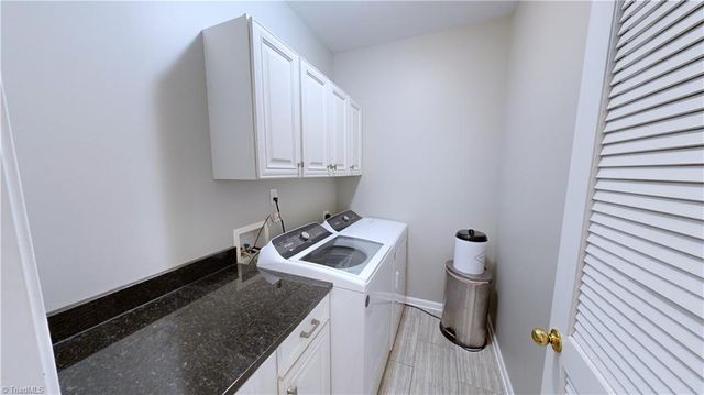 3547 Meadow Glen Court, Clemmons, NC 27012