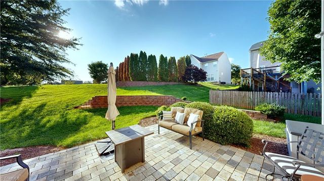 3547 Meadow Glen Court, Clemmons, NC 27012