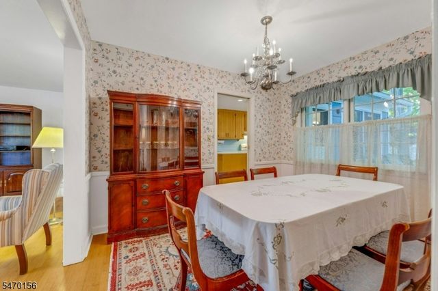 50 Pine St, Ramsey Boro, NJ 07446