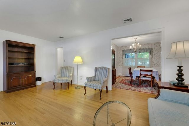 50 Pine St, Ramsey Boro, NJ 07446