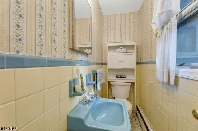 50 Pine St, Ramsey Boro, NJ 07446
