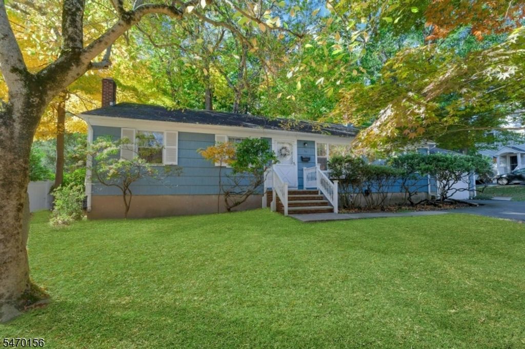 50 Pine St, Ramsey Boro, NJ 07446