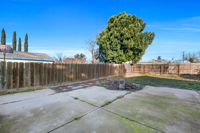 16012 Julie Lane, Lathrop, CA 95330