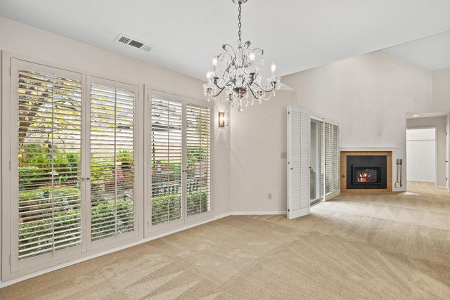 551 Oakbrook Dr, Modesto, CA 95354