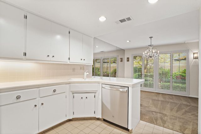 551 Oakbrook Dr, Modesto, CA 95354