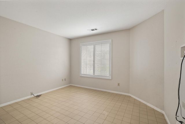 551 Oakbrook Dr, Modesto, CA 95354