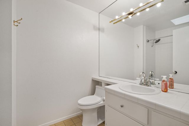 551 Oakbrook Dr, Modesto, CA 95354