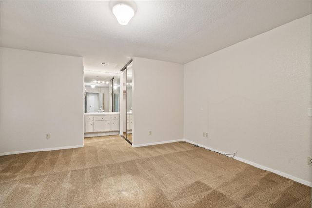 551 Oakbrook Dr, Modesto, CA 95354